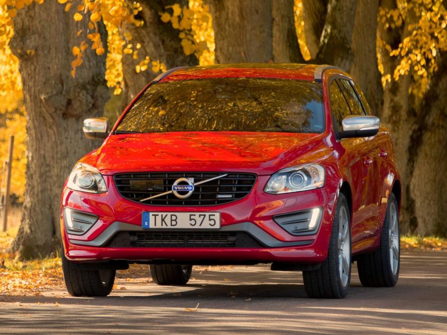  Volvo XC60 R-Design 2013 года  (фото 2 из 7)